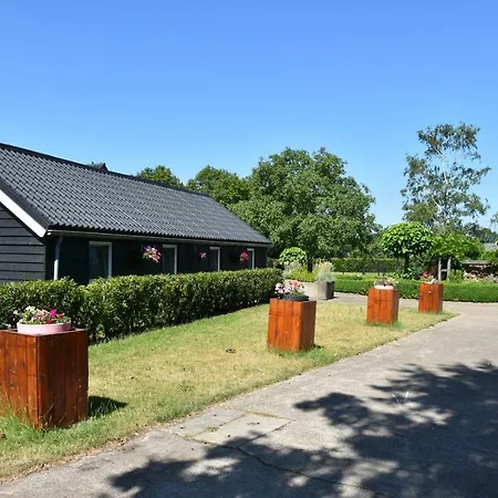 10 Pers Met Hottub Nabij - Achterhoek