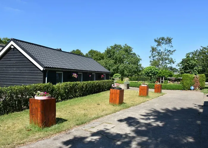 10 Pers Met Hottub Nabij - Achterhoek